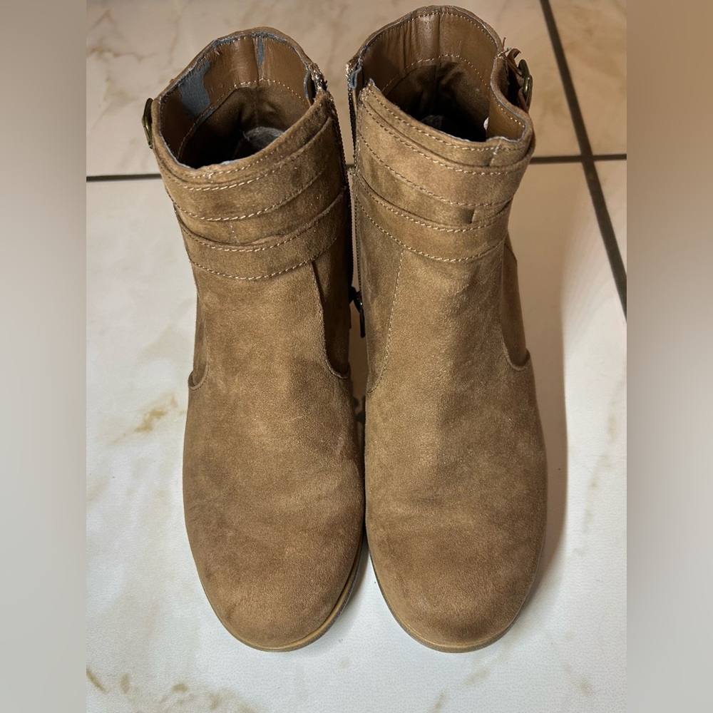 American Eagle Brown Suede Ankle Boots